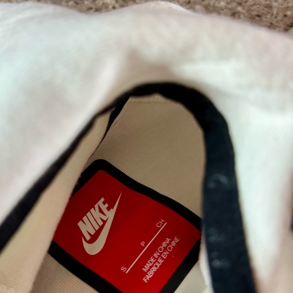 Nike Sportswear Tech Fleece Women's Full Zip Cape Hoodie - Size S - White - Picture 8 of 16